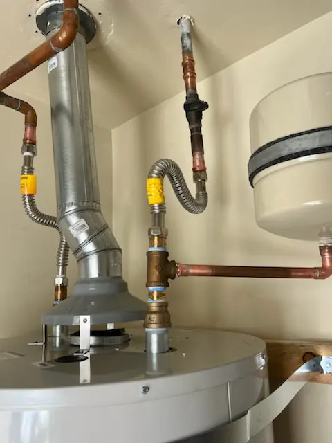 Water heater installation and plumbing repair in Harvey